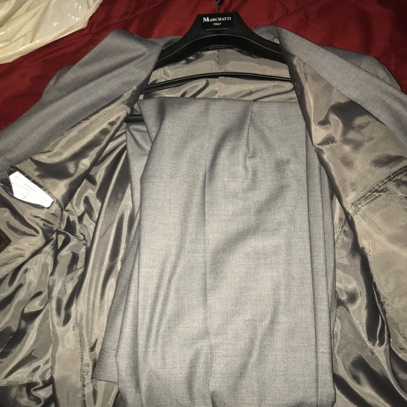 Grey suit - Picture 2 of 6